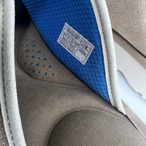 UGG Men’s Goldencoast Slide Sand Santorini Slippers Sanda - Picture 10 of 14